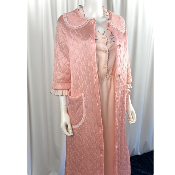 Vintage 1960’s Lu-Say Creations Long Quilted Bed Jacket Coat in Pink - XS/S - Picture 7 of 10